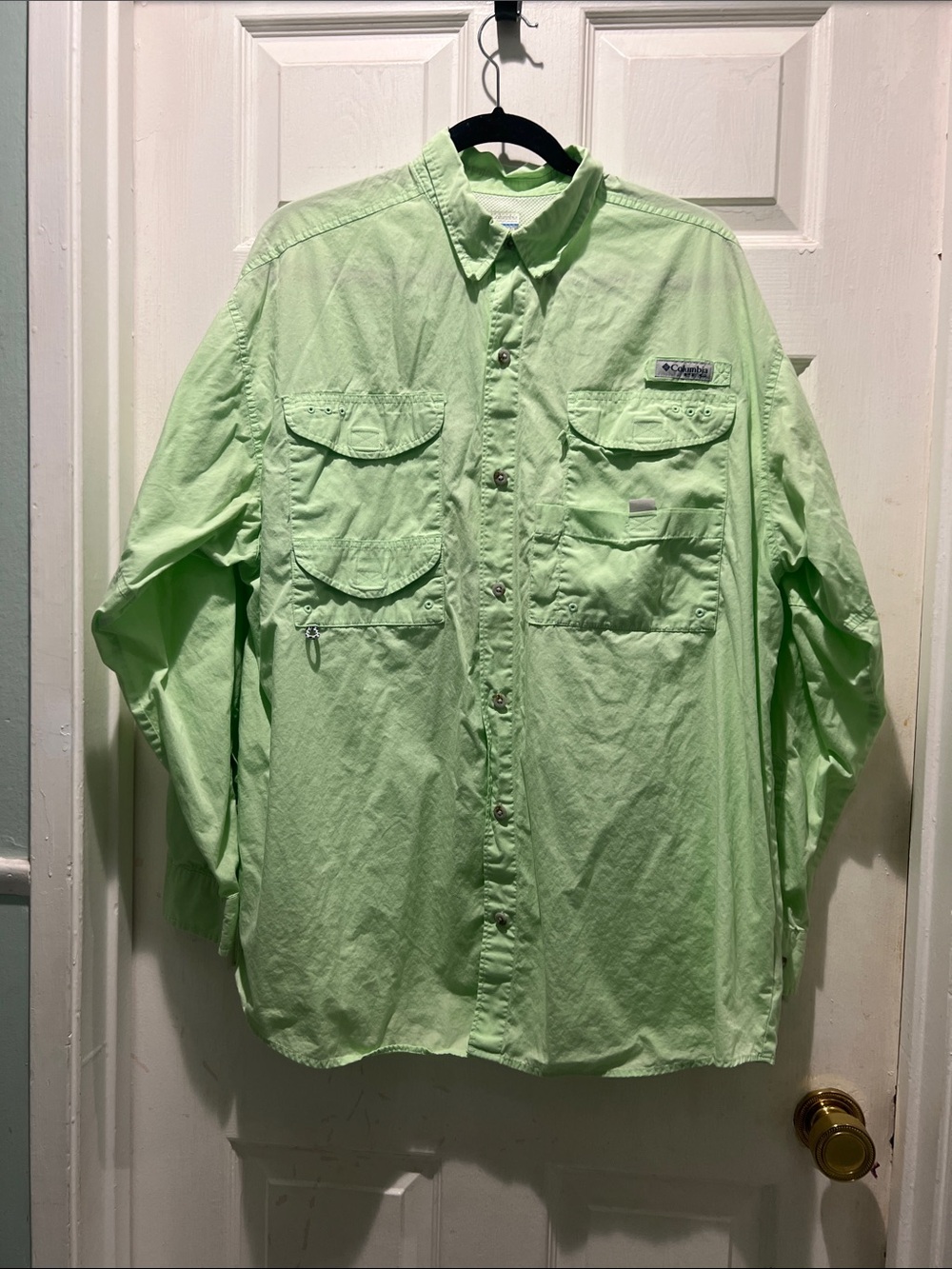 Columbia Light Green Long-Sleeve Button-Front Fishing Shirt